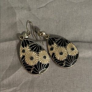 Chic Floral Black and Silver Earrings